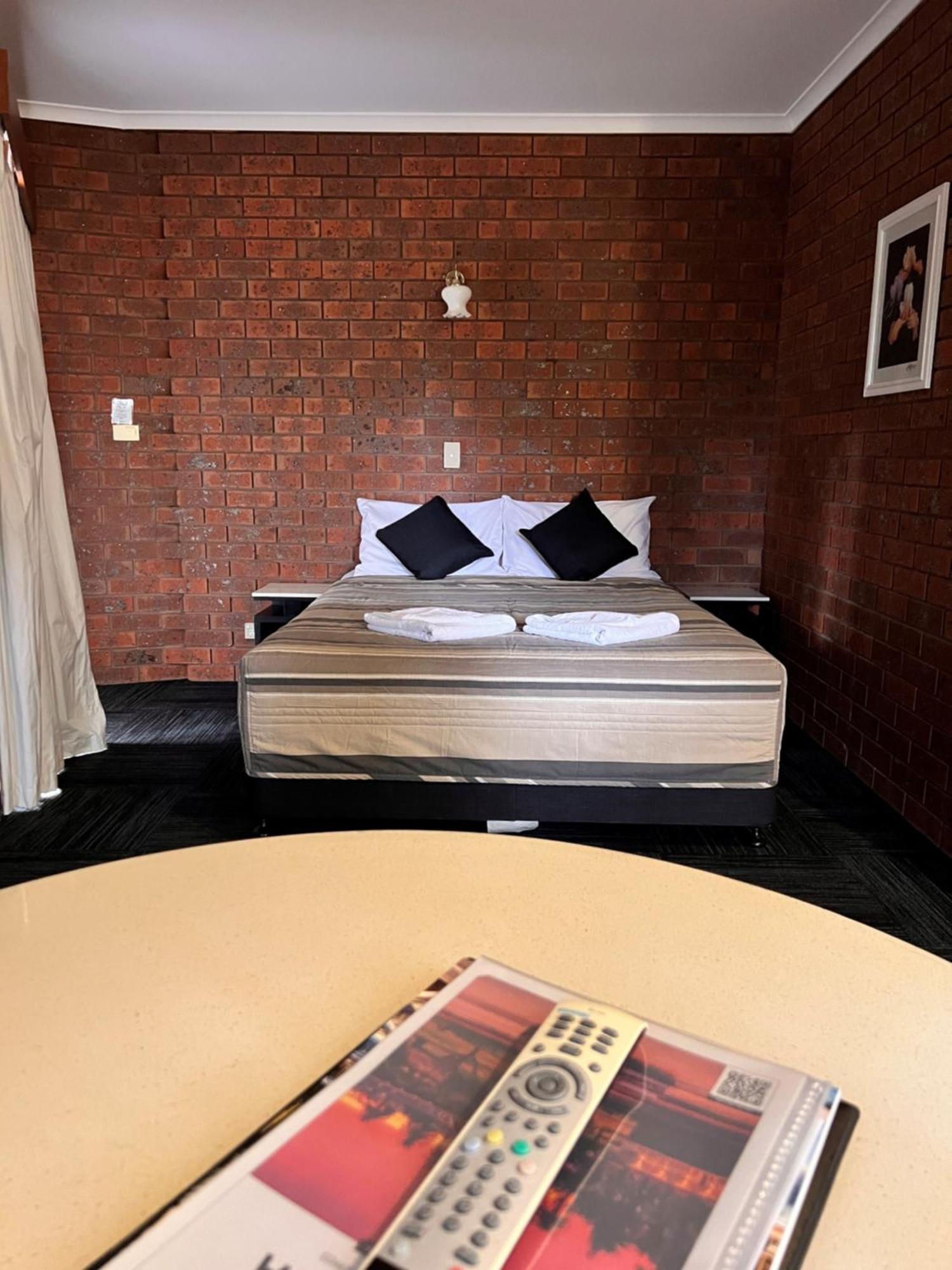 Two Rivers Motel Wentworth エクステリア 写真