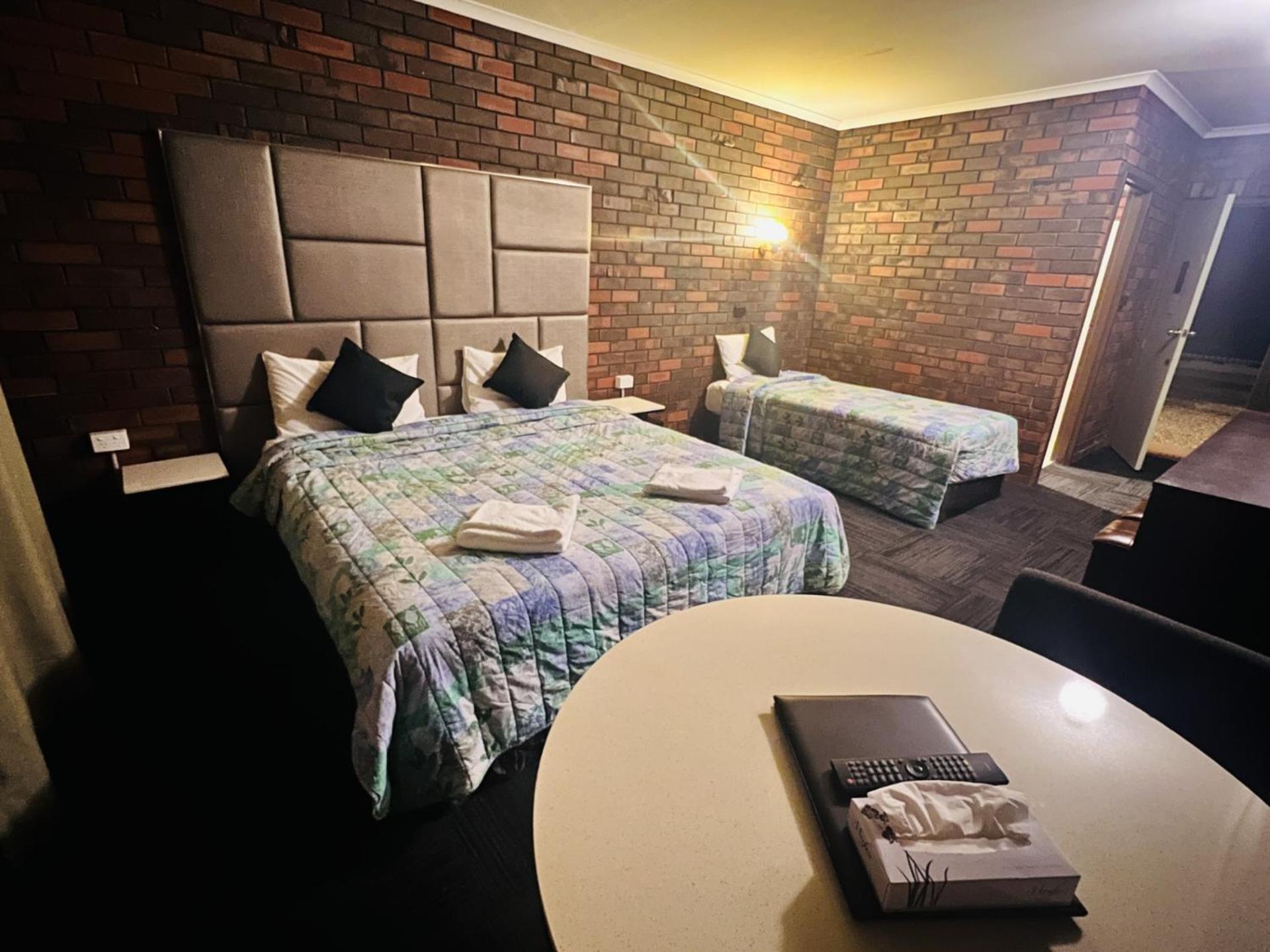 Two Rivers Motel Wentworth エクステリア 写真